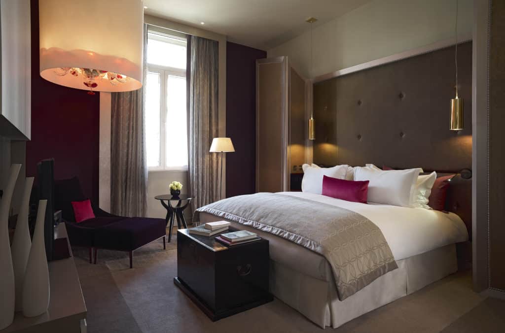 Ready to feel like British royalty for a night or two? Check into the luxurious Sofitel London St James with me and see everything this gorgeous hotel has to offer! | London | Accommodations | Sofitel St James | Europe | Hotels in London