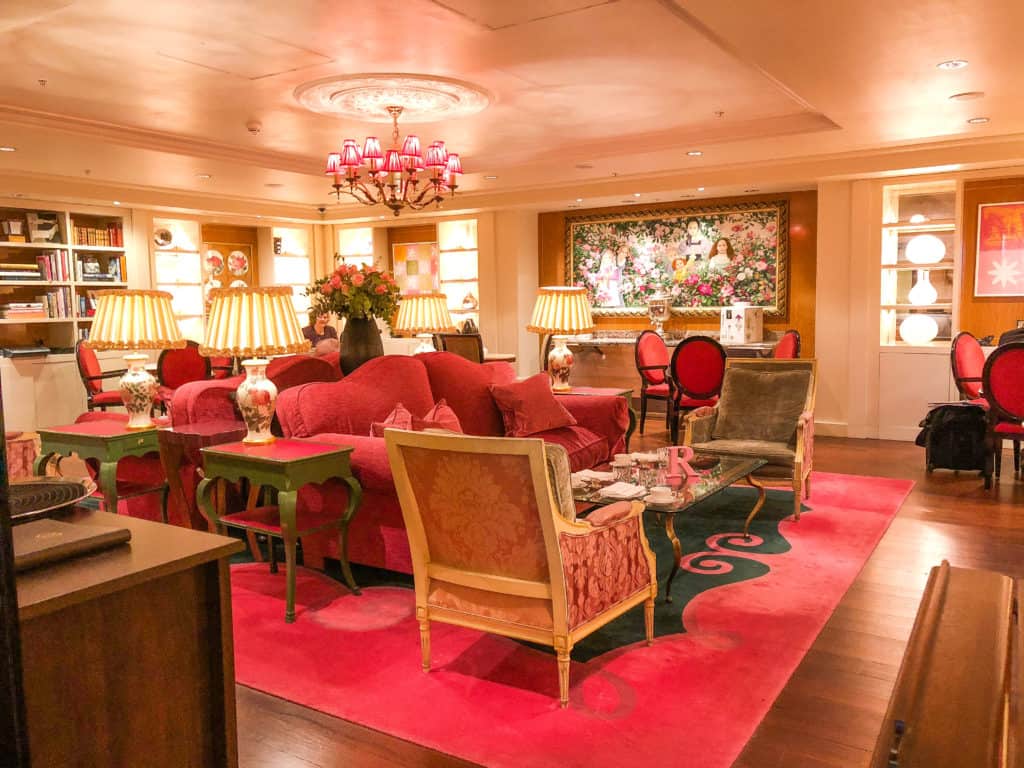 Ready to feel like British royalty for a night or two? Check into the luxurious Sofitel London St James with me and see everything this gorgeous hotel has to offer! | London | Accommodations | Sofitel St James | Europe | Hotels in London