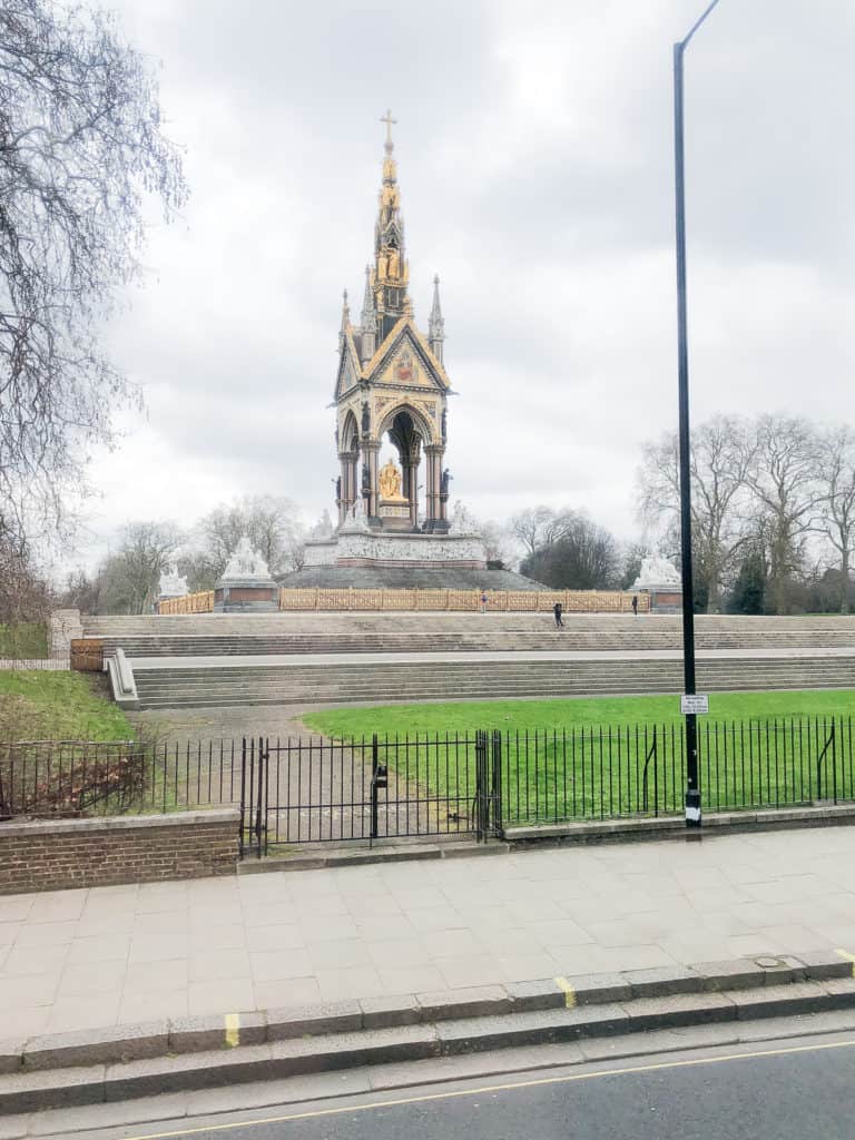 Looking for a truly unique experience while in London? How about afternoon tea while riding on a vintage double-decker bus? Read all about my fun experience on B-Bakery's bus tour! #london #afternoontea #england #bustour #europe #travel