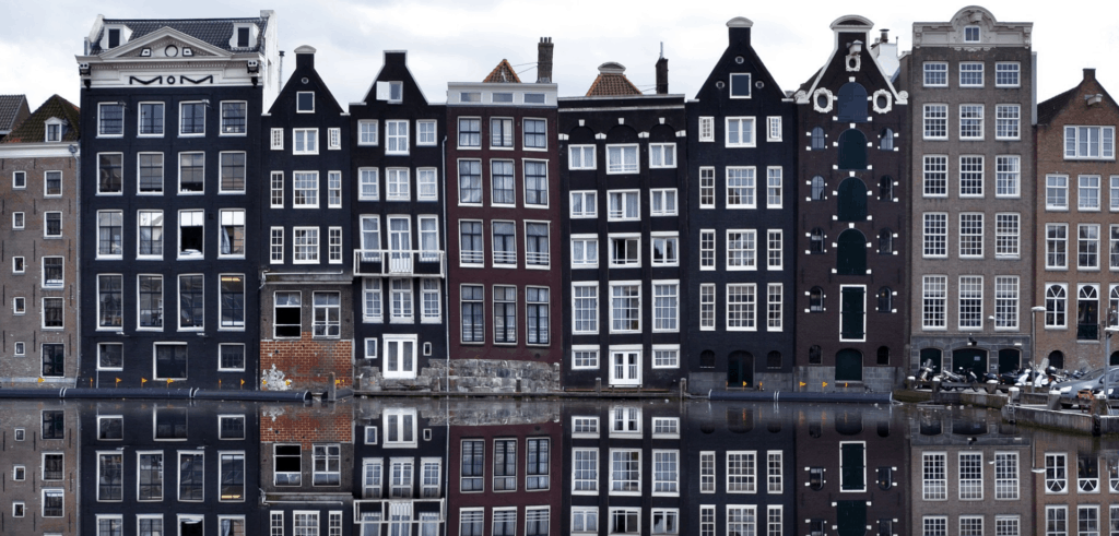 Don't miss the 26 hidden (and not-so-hidden) gems in this epic Amsterdam bucket list! Where to eat, what to explore, day trips from Amsterdam, and more. #amsterdam #netherlands #travel #wintertravel #europetravel