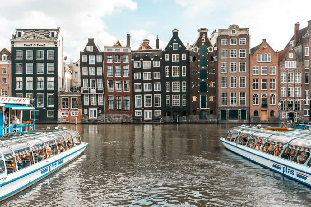 Don't miss the 25 hidden (and not-so-hidden) gems in this epic Amsterdam bucket list! Where to eat, what to explore, day trips from Amsterdam, and more. #amsterdam #netherlands #travel #wintertravel #europetravel