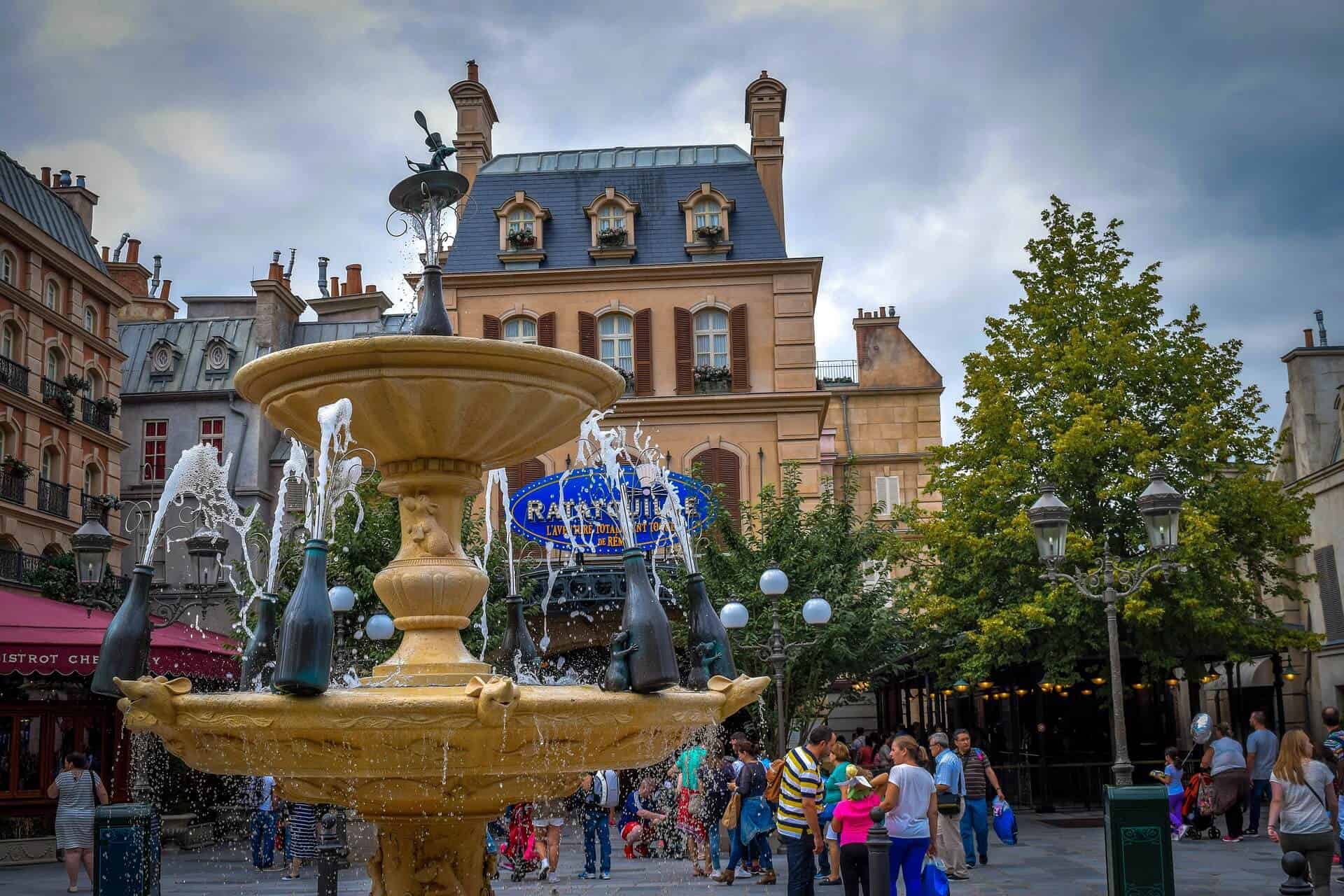 Looking for some day trips from Paris to make a quick escape from the hustle and bustle of the city? Check out 15 of the easiest day trips from Paris in our brand new guide! #france #paris #daytrips #europe #travel