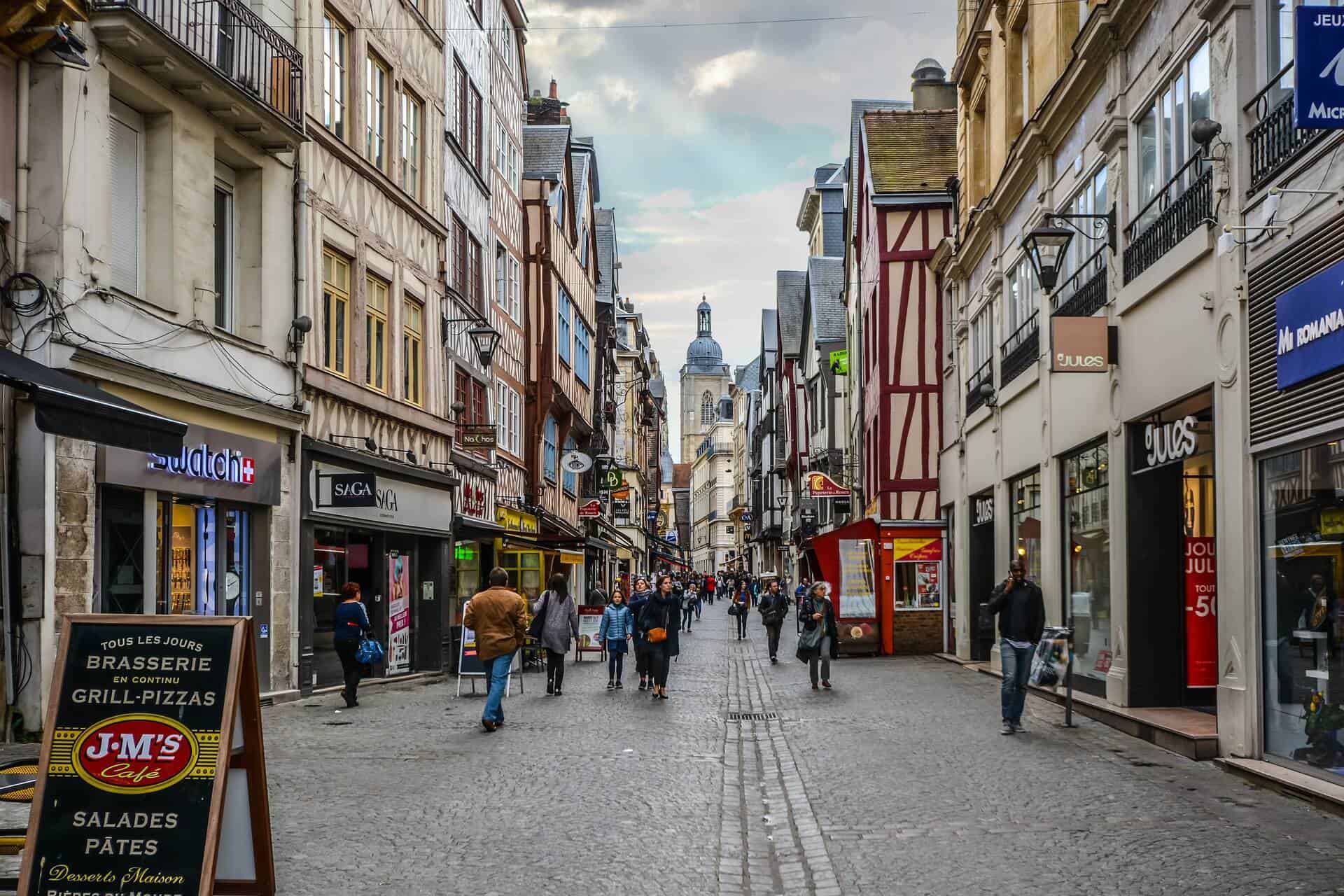 Looking for some day trips from Paris to make a quick escape from the hustle and bustle of the city? Check out 15 of the easiest day trips from Paris in our brand new guide! #france #paris #daytrips #europe #travel