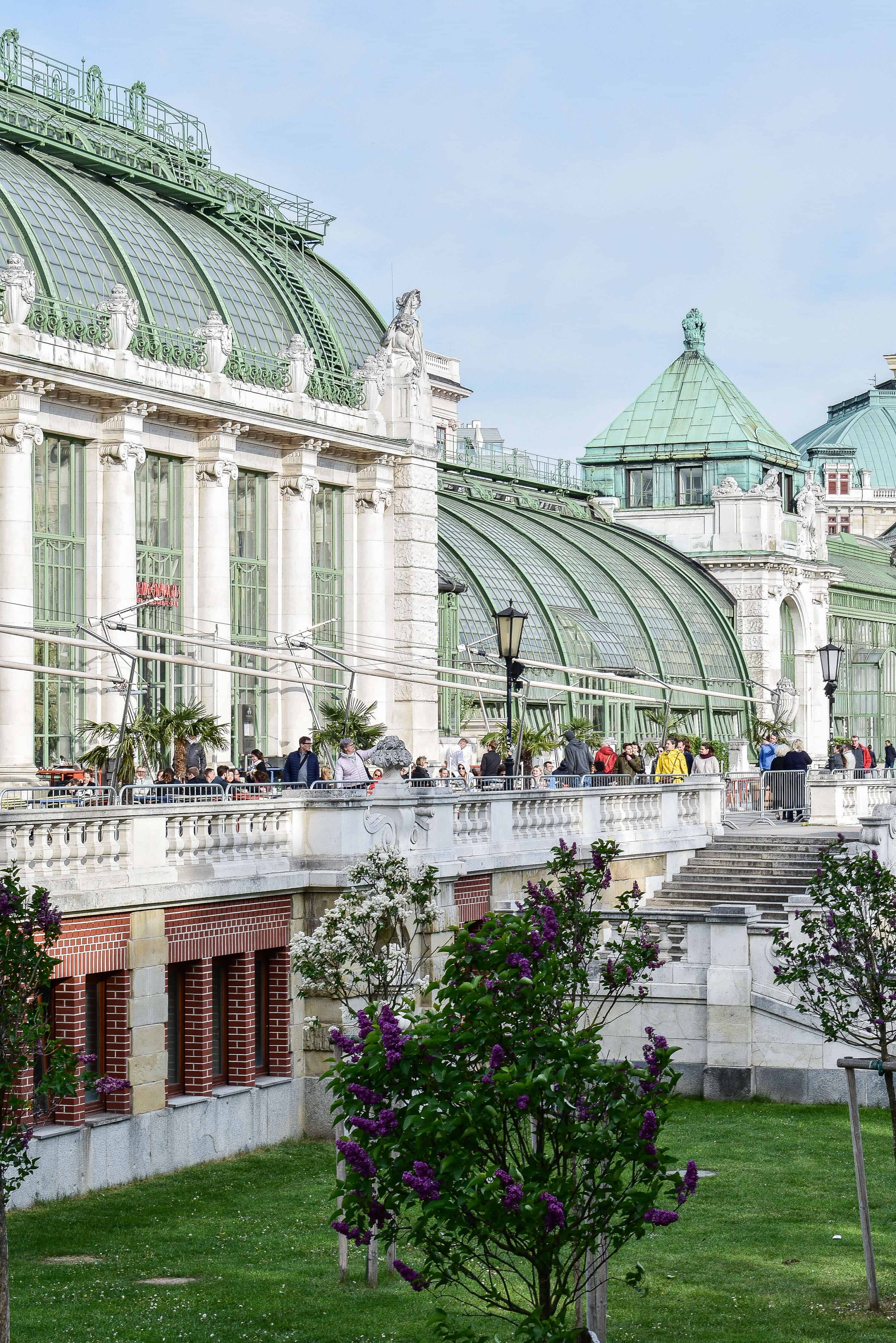 Have only one day in Vienna and aren't sure how to make the most of it? Let our relaxed Vienna solo travel guide lead you to the best of this historic city! Featuring the best places to eat in Vienna, where to stay, how to see the Vienna State Opera for only 3 euros, and more! #vienna #travel #austria #solotravel #europe